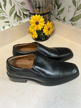 George Men’s Black Dress Shoes size 9